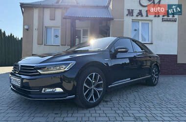 Седан Volkswagen Passat 2016 в 