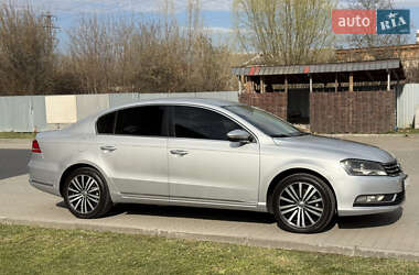 Седан Volkswagen Passat 2011 в 