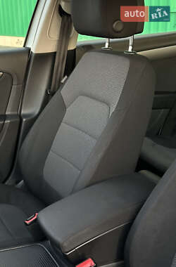 Седан Volkswagen Passat 2011 в 