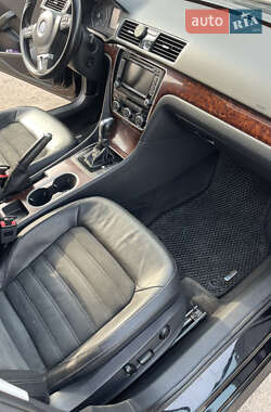 Седан Volkswagen Passat 2012 в 