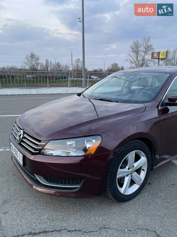 Седан Volkswagen Passat 2013 в Києві
