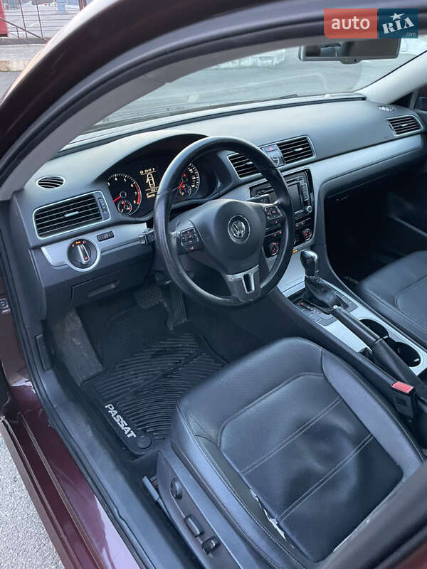 Седан Volkswagen Passat 2013 в Києві