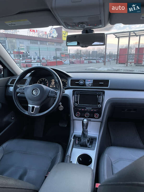 Седан Volkswagen Passat 2013 в Києві