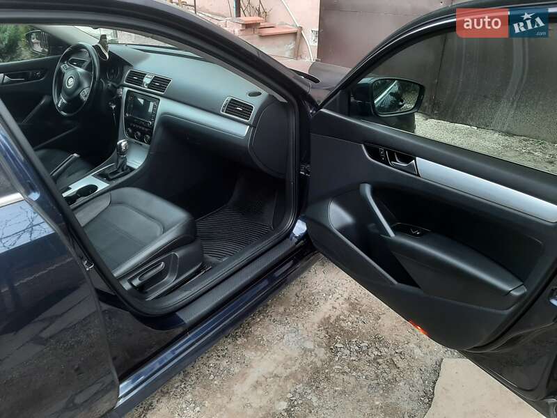 Седан Volkswagen Passat 2012 в Тернополе