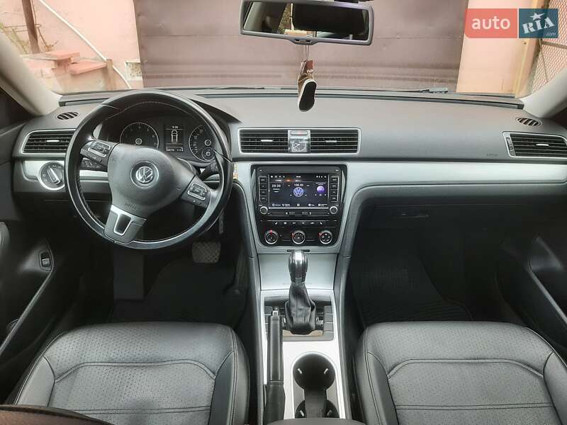 Седан Volkswagen Passat 2012 в Тернополе