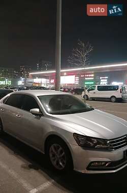 Седан Volkswagen Passat 2017 в Києві
