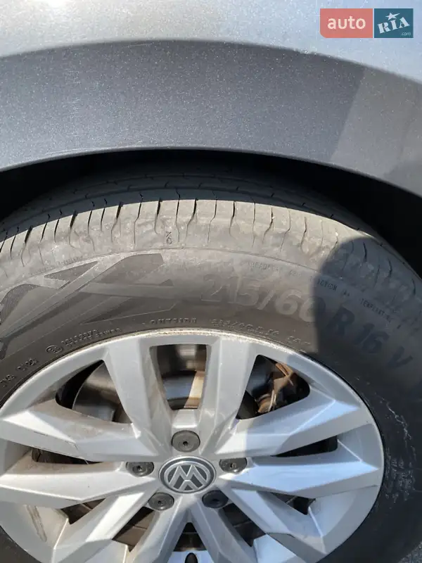 Volkswagen Passat 2017 VIN WVWZZZ3CZHE176544 фото оголошення 13 з 53