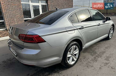 Седан Volkswagen Passat 2022 в 
