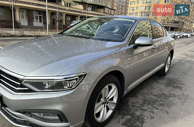 Седан Volkswagen Passat 2022 в 