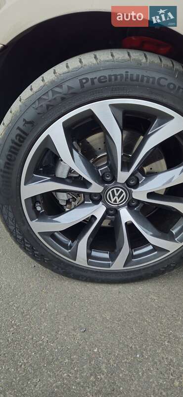 Седан Volkswagen Passat 2016 в Дніпрі