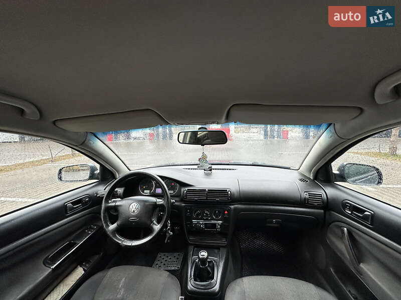 Универсал Volkswagen Passat 2002 в Ровно