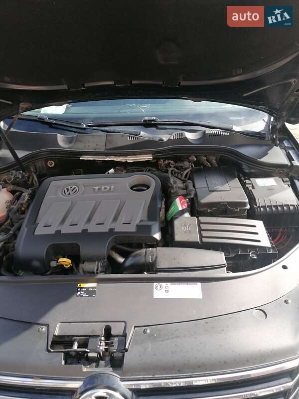 Седан Volkswagen Passat 2013 в Хмельницькому