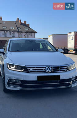 Седан Volkswagen Passat 2017 в 