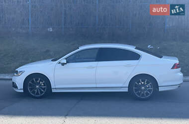 Седан Volkswagen Passat 2017 в 