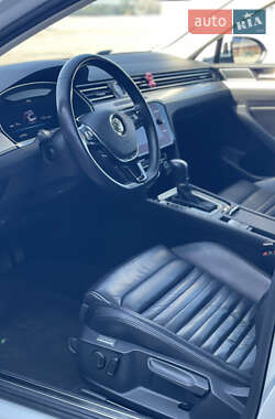 Седан Volkswagen Passat 2017 в 