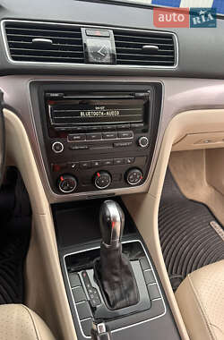 Седан Volkswagen Passat 2014 в 