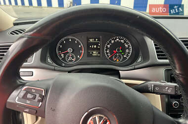 Седан Volkswagen Passat 2014 в 