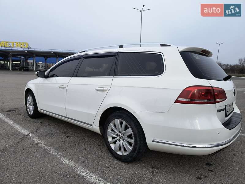 Универсал Volkswagen Passat 2012 в Днепре