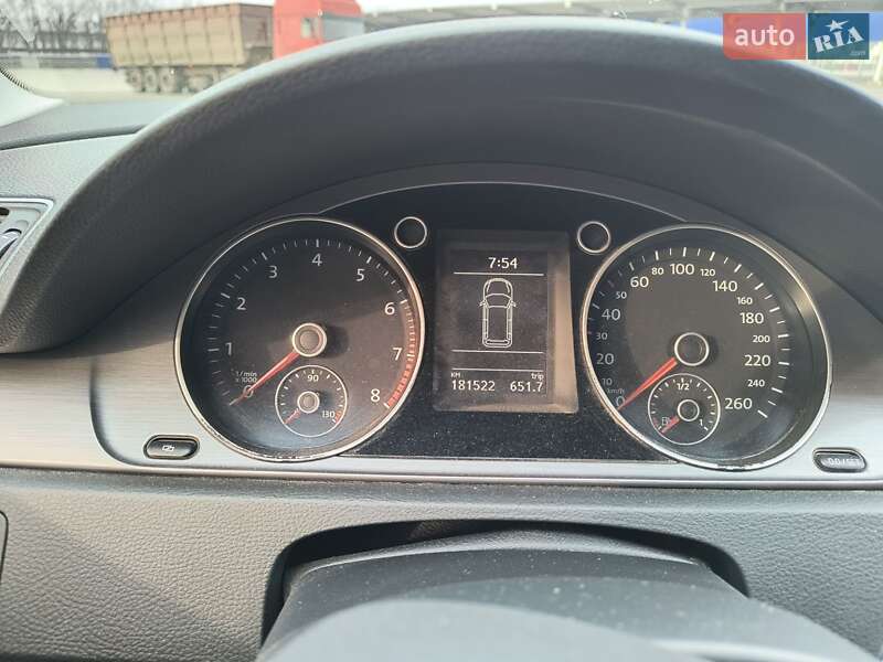 Универсал Volkswagen Passat 2012 в Днепре