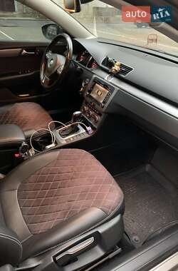 Седан Volkswagen Passat 2013 в 