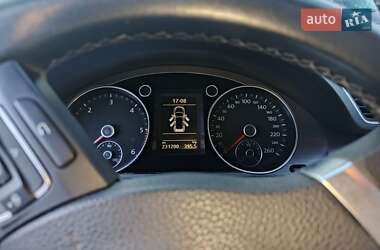 Універсал Volkswagen Passat 2012 в 