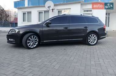 Універсал Volkswagen Passat 2012 в 