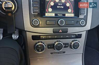 Універсал Volkswagen Passat 2012 в 