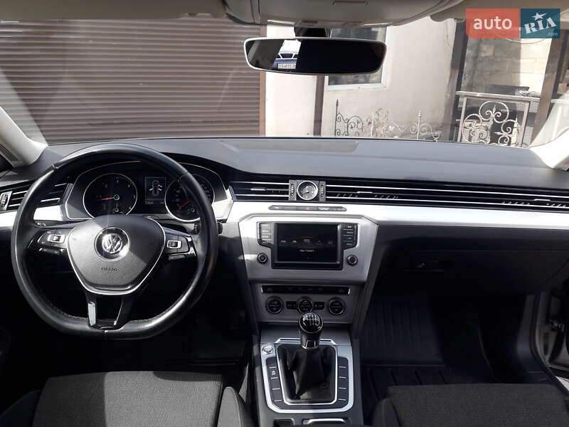 Універсал Volkswagen Passat 2015 в Миколаєві