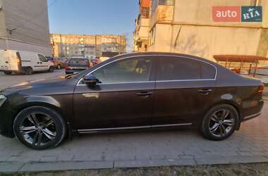Седан Volkswagen Passat 2013 в Львове