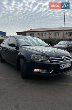 Седан Volkswagen Passat 2011 в 