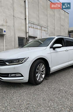Универсал Volkswagen Passat 2017 в Киеве