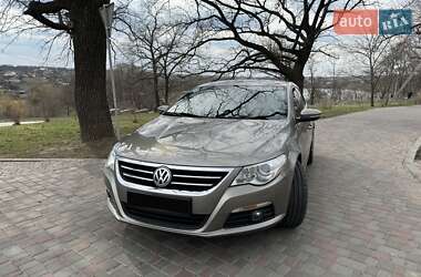 Седан Volkswagen Passat 2011 в Києві