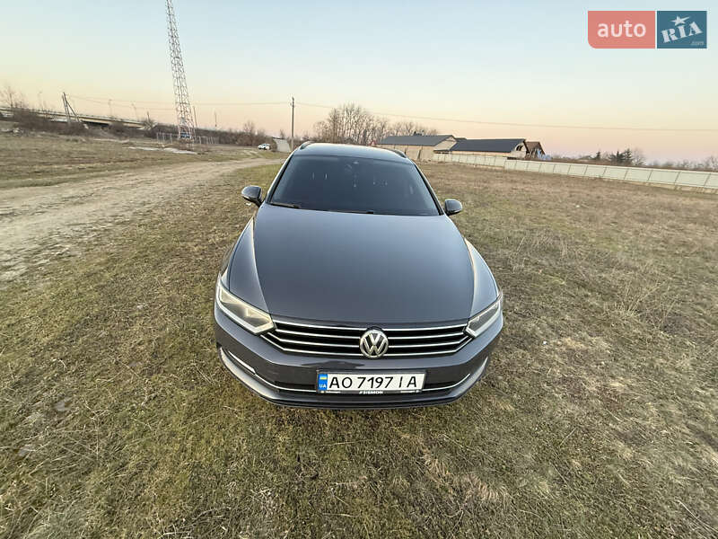 Универсал Volkswagen Passat 2015 в Хусте