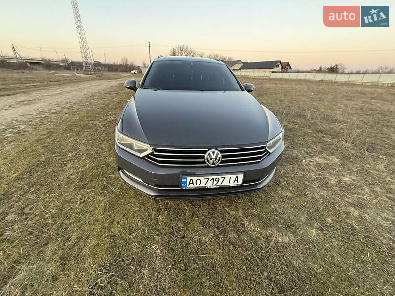Универсал Volkswagen Passat 2015 в Хусте