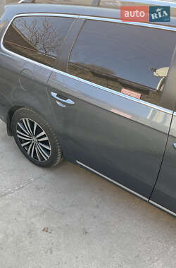 Універсал Volkswagen Passat 2012 в 