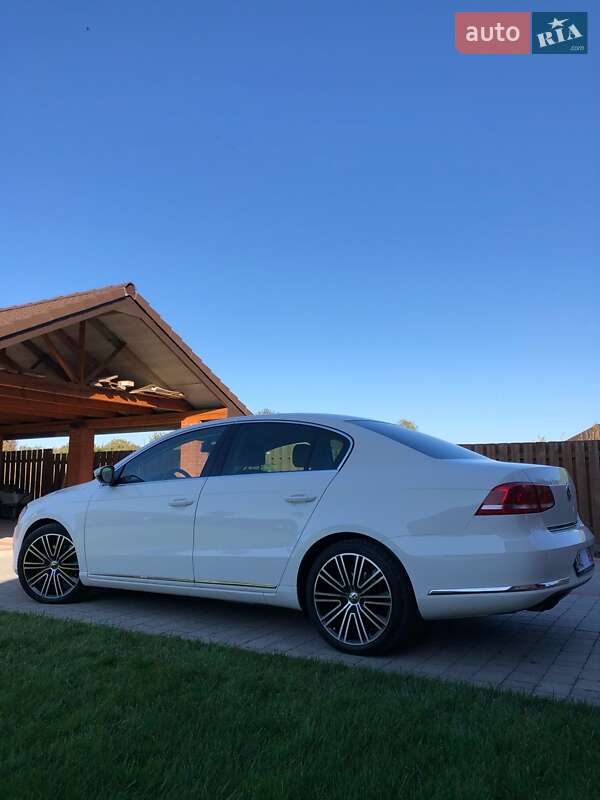 Седан Volkswagen Passat 2013 в Луцке