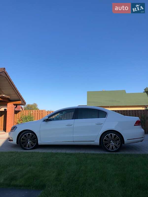 Седан Volkswagen Passat 2013 в Луцке