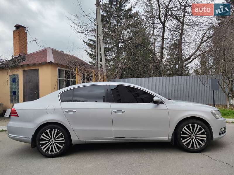 Седан Volkswagen Passat 2011 в Виннице