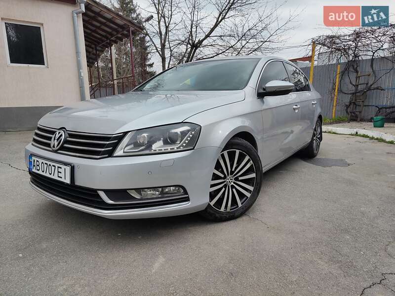 Седан Volkswagen Passat 2011 в Виннице