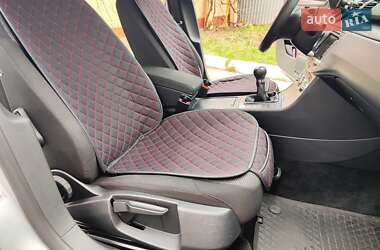 Седан Volkswagen Passat 2011 в 