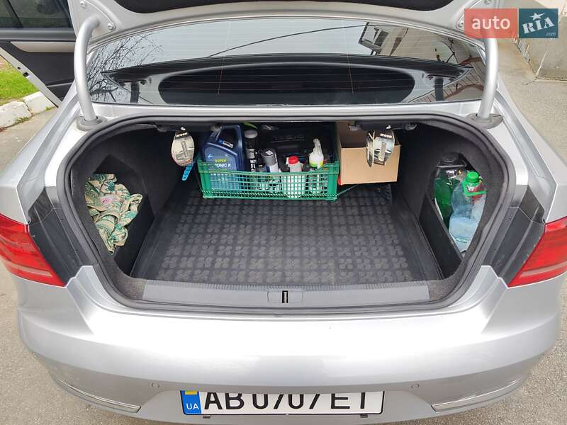 Седан Volkswagen Passat 2011 в Виннице