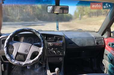 Універсал Volkswagen Passat 1993 в 