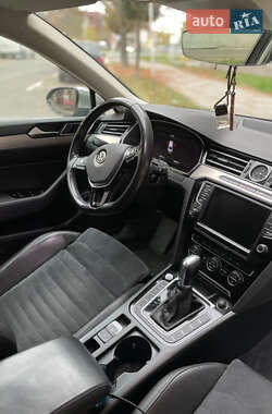 Седан Volkswagen Passat 2016 в Хусте