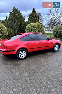 Седан Volkswagen Passat 1997 в Виноградове