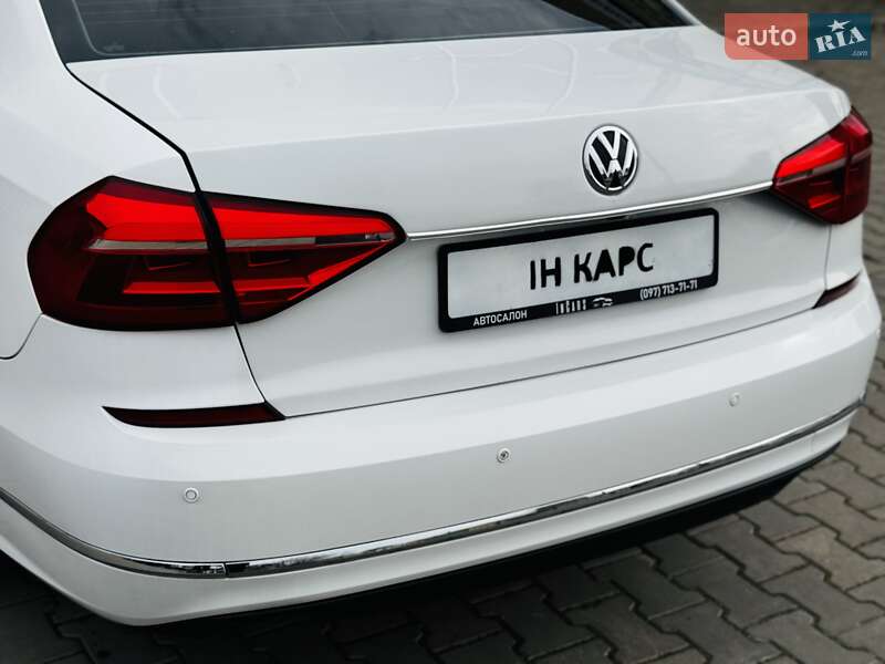 Седан Volkswagen Passat 2016 в Одессе