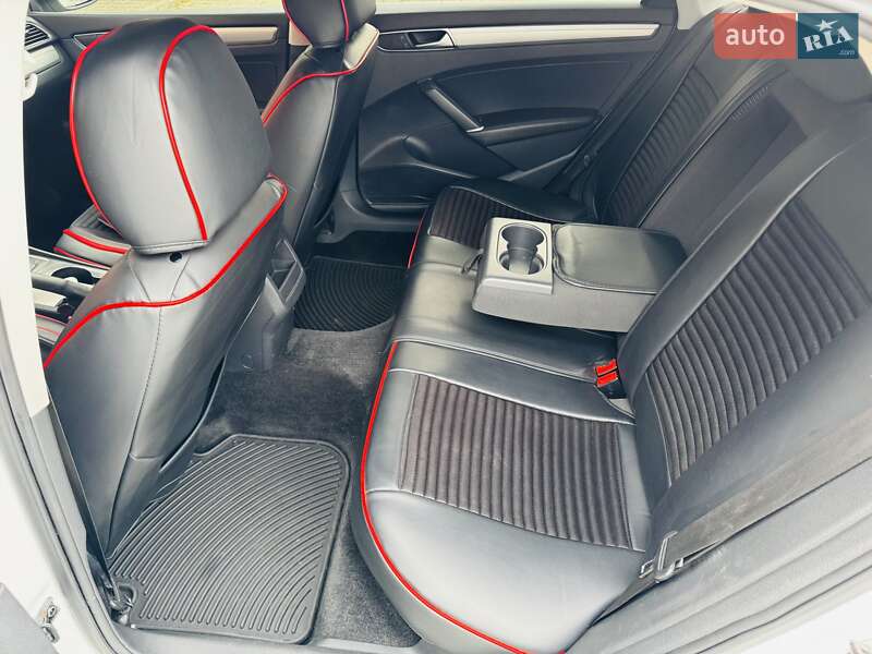 Седан Volkswagen Passat 2016 в Одессе