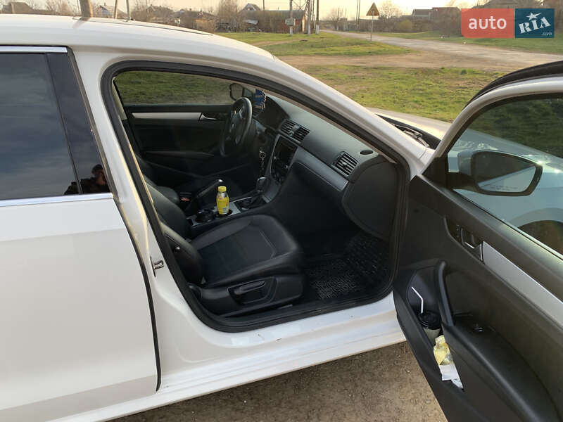 Седан Volkswagen Passat 2013 в Одессе
