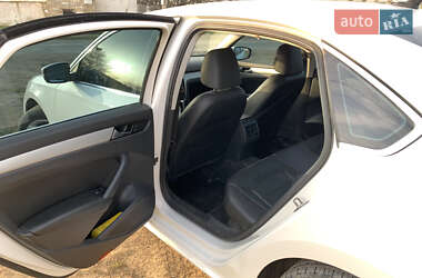 Седан Volkswagen Passat 2013 в 