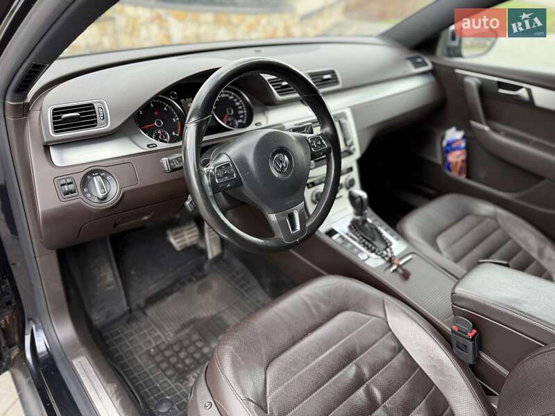Универсал Volkswagen Passat 2012 в Хусте