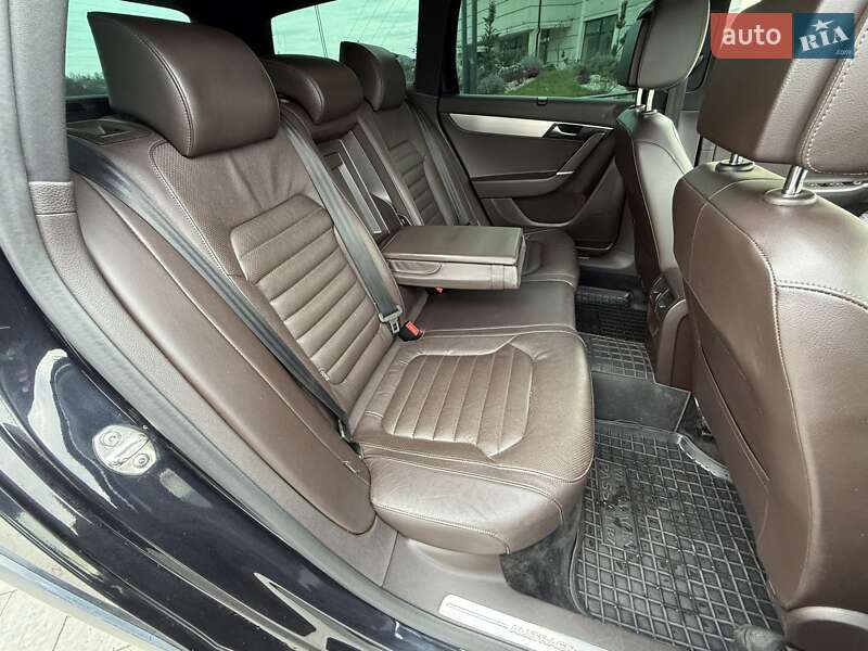 Универсал Volkswagen Passat 2012 в Хусте